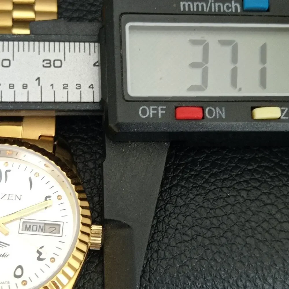 Vintage 1974 Citizen Automatic Mens Gold Watch W/daydate & Arabic accents